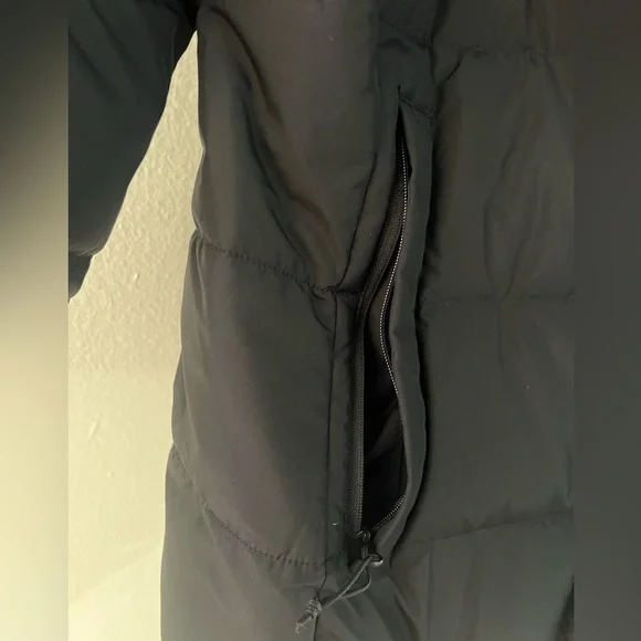 COPY - THE NORTH FACE GOTHAM PUFFER JACKET WITH HOOD AND DETACHABLE FUR - Picture 5 of 15